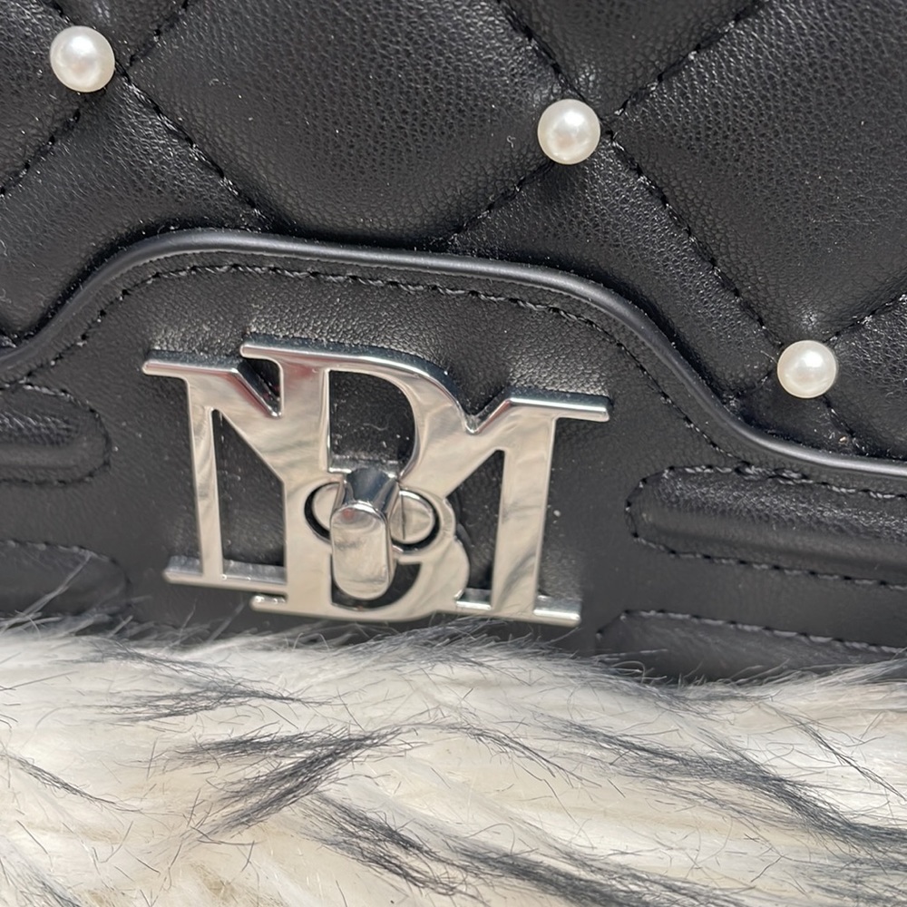 Badgley Mischka Black Letter Lock Crossbody with Bombe and Pearls. NWT - Picture 5 of 9